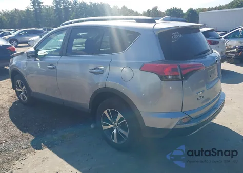 2017 Toyota Rav4 Xle z USA, uszkodzony, nr VIN 2T3RFREVXHW695447